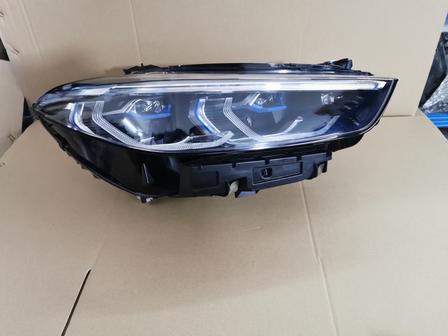 Premium Headlight 60